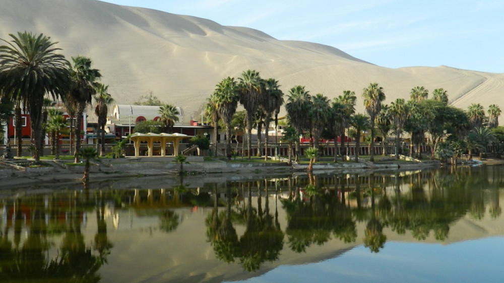 Die Huacachina Oase bei Ica ()